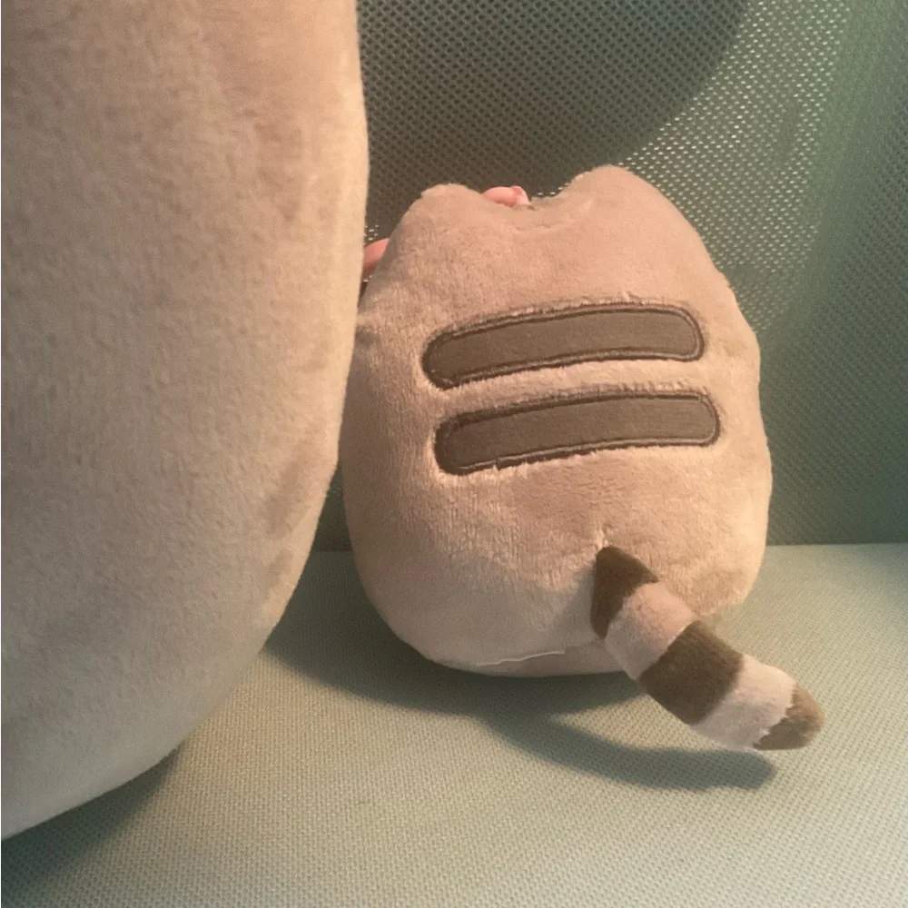 Pusheen Cat Easter Plush and small Pusheen Keychain with Donut - Picture 4 of 4